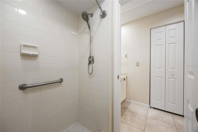 Building Photo - 5370 Myrtle Wood
