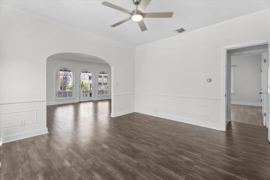 Building Photo - 128 N Hamilton Dr