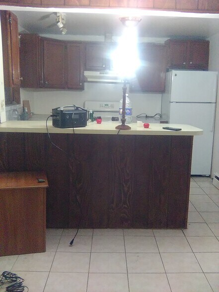 Building Photo - 516 Lincoln Hwy