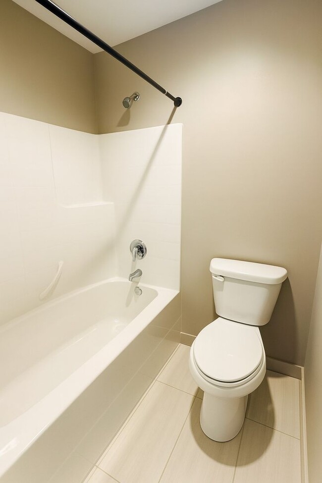 Building Photo - 4bd/2.75ba Renton House