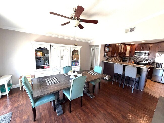 Building Photo - 9756 Greensboro Cir