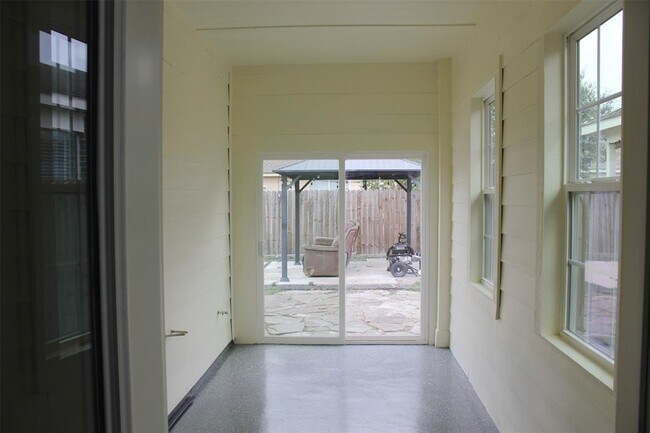 Building Photo - 20006 Pemetic Trail