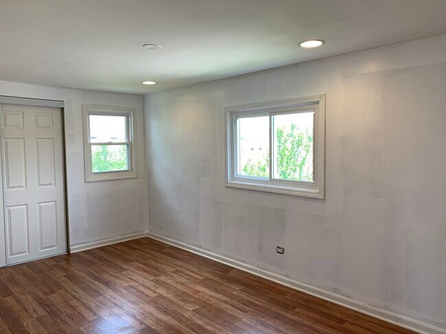 Building Photo - 4118 Wesley Terrace