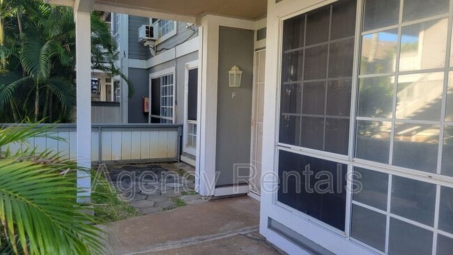 Building Photo - 545 Mananai Pl