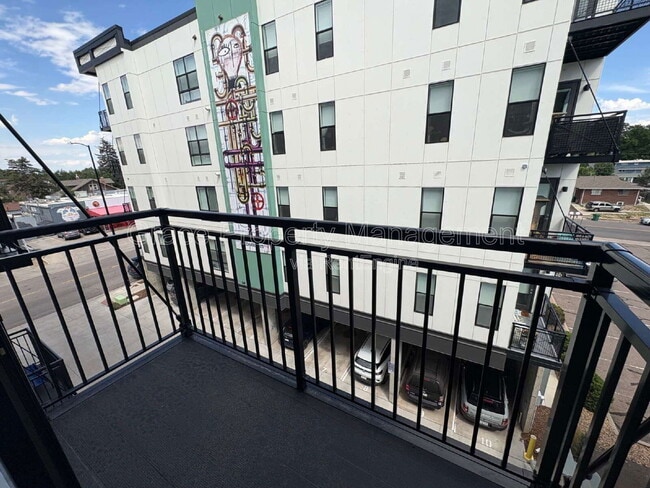 Building Photo - 3500 S Corona St