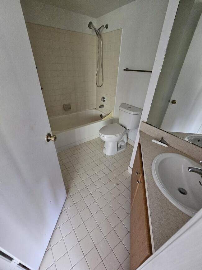 Building Photo - 2445 SW 18th Terrace