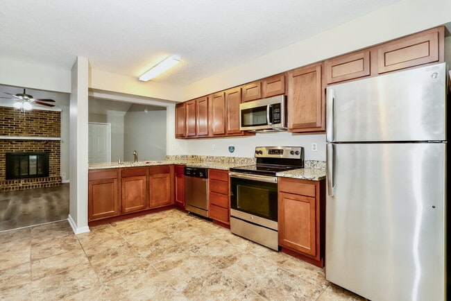 Building Photo - 7900 Rochelle Rd