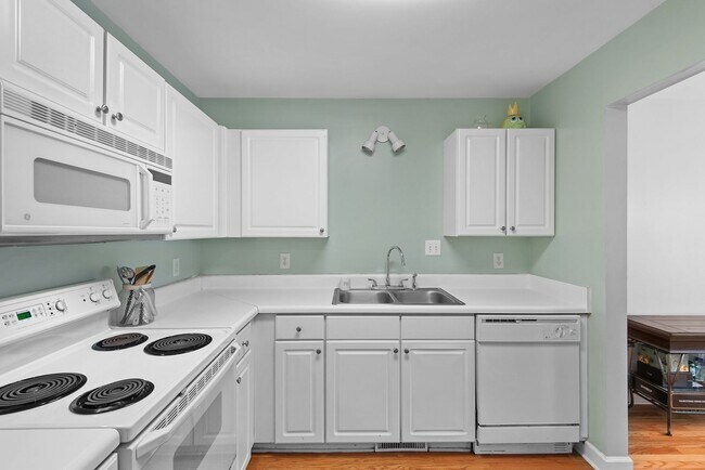 Building Photo - 2803 Sterling Park Dr