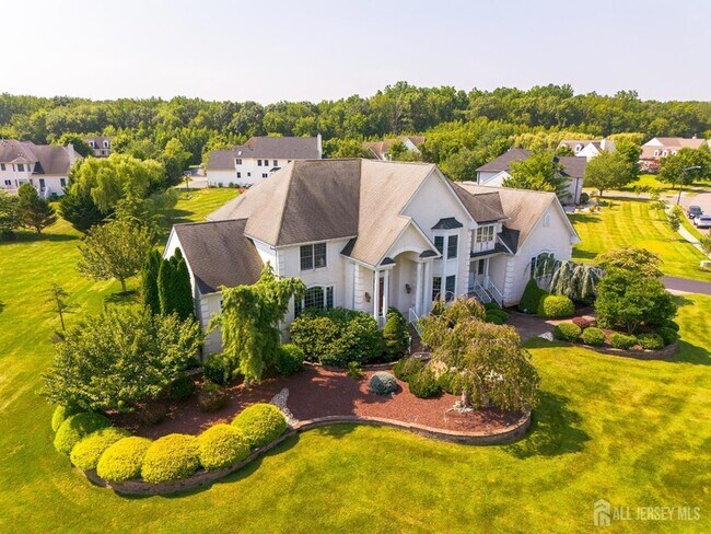 Building Photo - 19 Meadowlark Dr