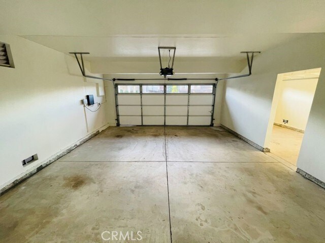 Building Photo - 42020 Dahlia Way