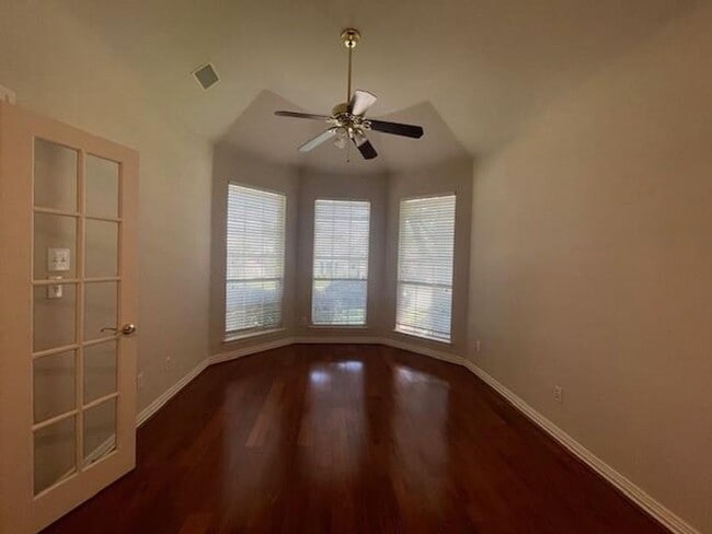 Building Photo - 3710 White River Dr