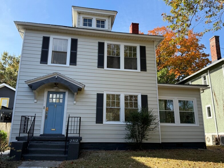 Primary Photo - 2312 Hawthorne Ave