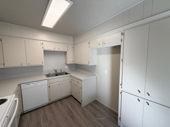 Building Photo - 3714 53rd St