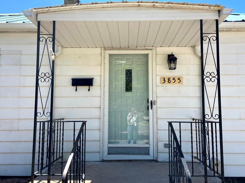 Front Door - 3855 Nordin Ave