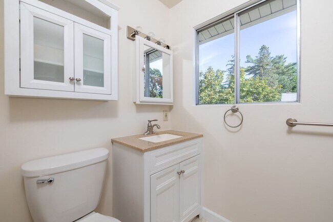 Building Photo - RoS - 01 - Jackson St