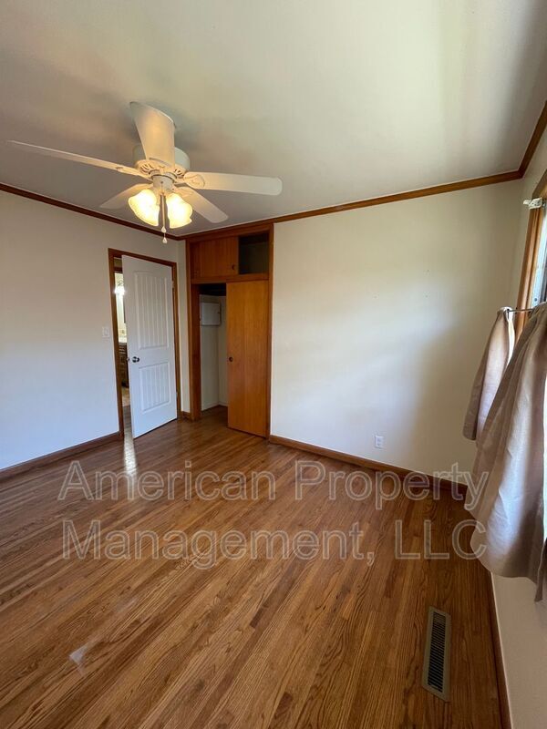 Building Photo - 5147 S Toledo Ave