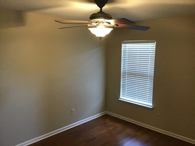 Building Photo - 3264 Fox Squirrel Dr