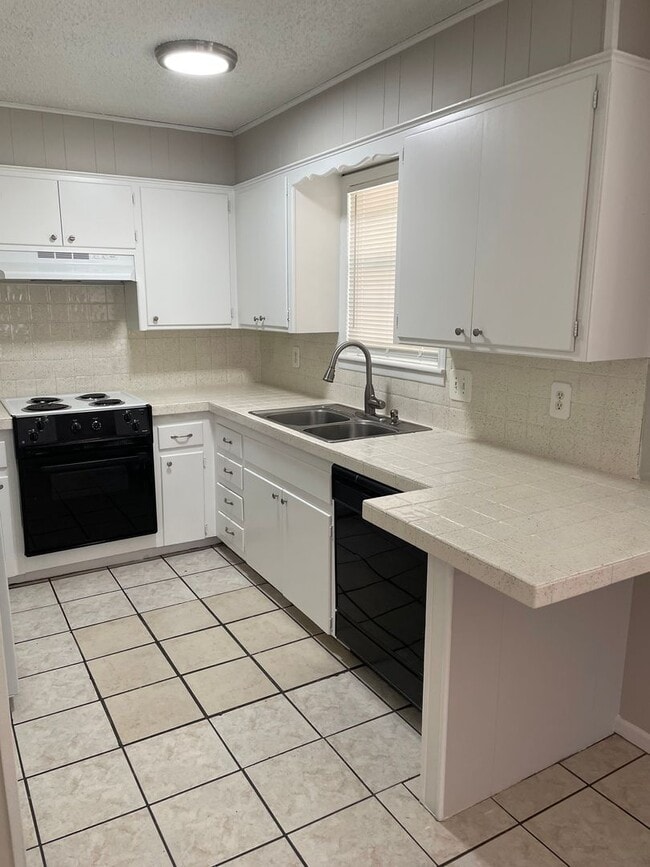 Building Photo - 3440 70th Drive