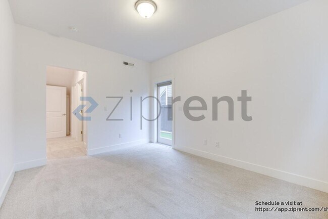 Building Photo - 18602 46th Ave SE