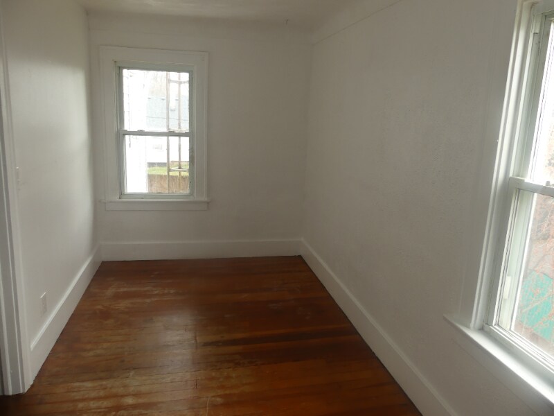 Building Photo - 1805 Brame Pl