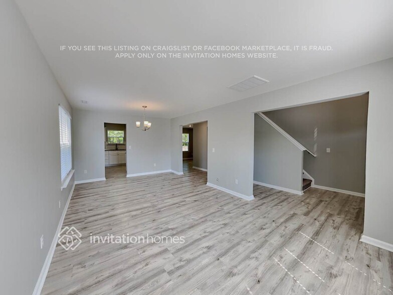 Building Photo - 3920 Laurel Glen Dr