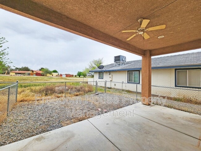 Building Photo - 1421 Star Rd