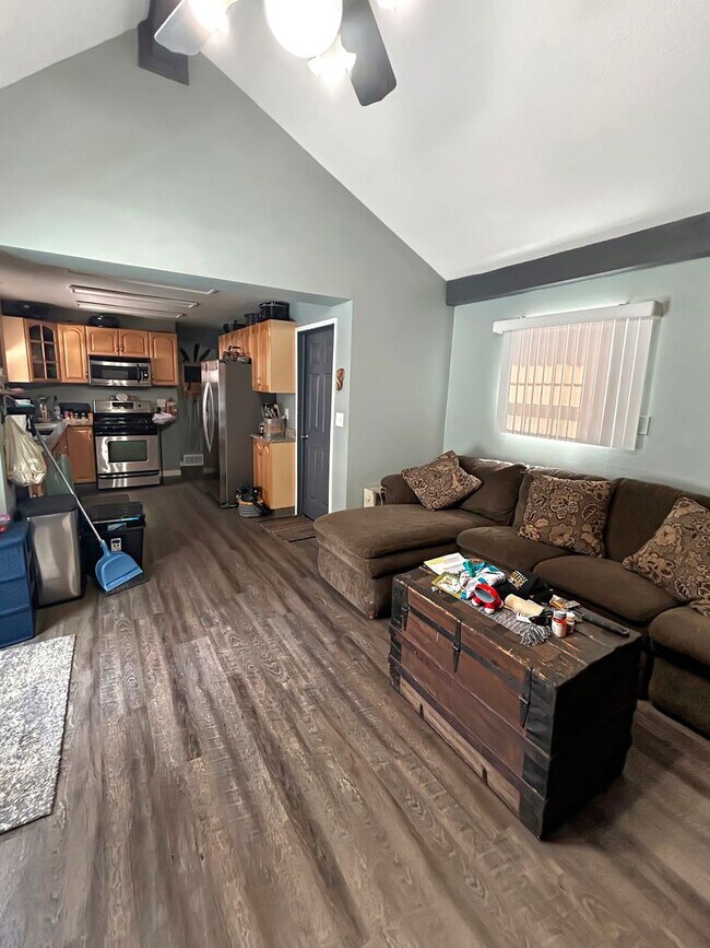 Building Photo - Charming 3-bedroom, 1-bath home in Oakdale, PA!