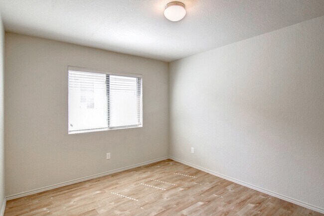 Building Photo - 8906 Scarlett Pl