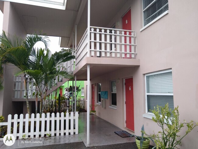 Building Photo - 311 Avanda Ct