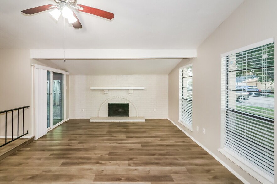 Building Photo - 15614 Mendocino Dr