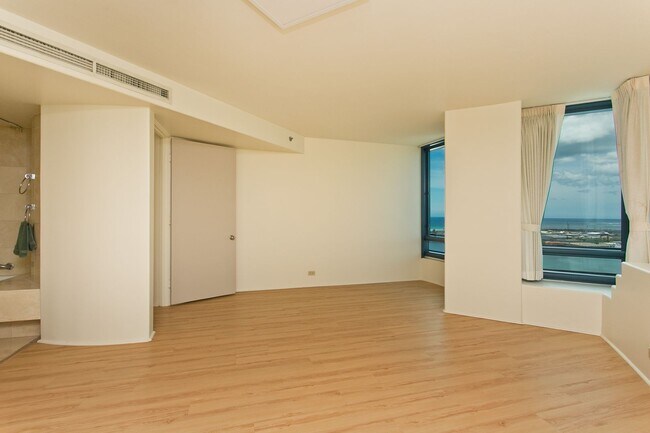 Building Photo - 2/2/2 Harbor and ocean view unit