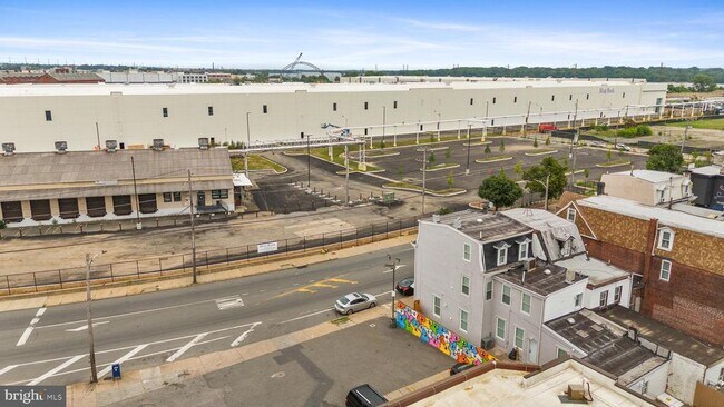 Building Photo - 2652 Bridge St