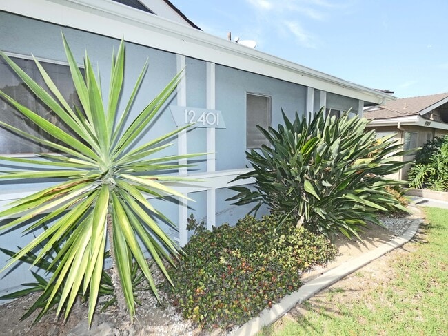 Building Photo - 12401 Breezewood Dr