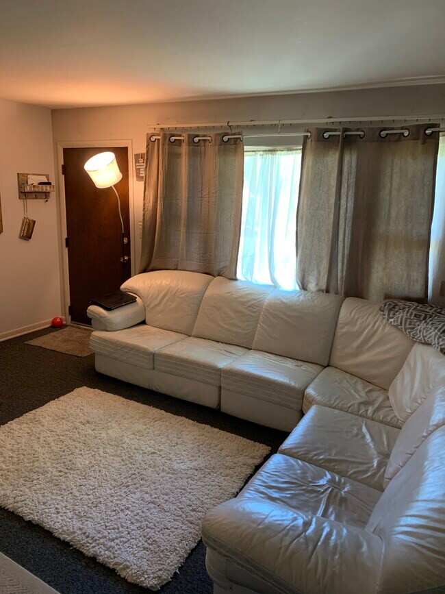 Building Photo - 24 Lynch St