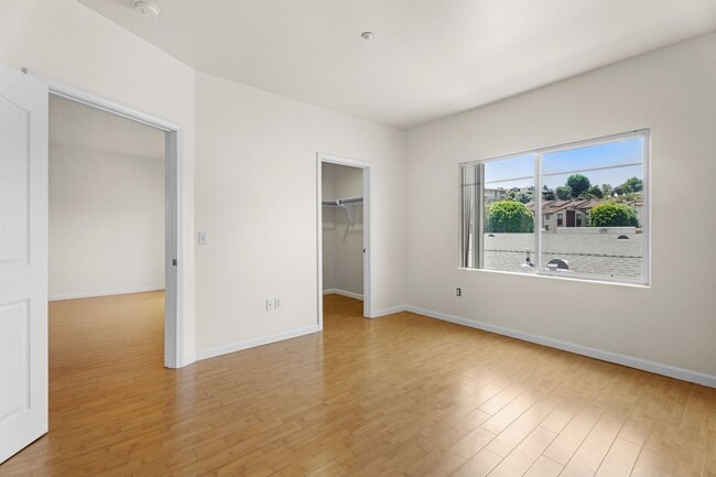 Building Photo - Spacious One-Bedroom in 55+ Monterey Park ...