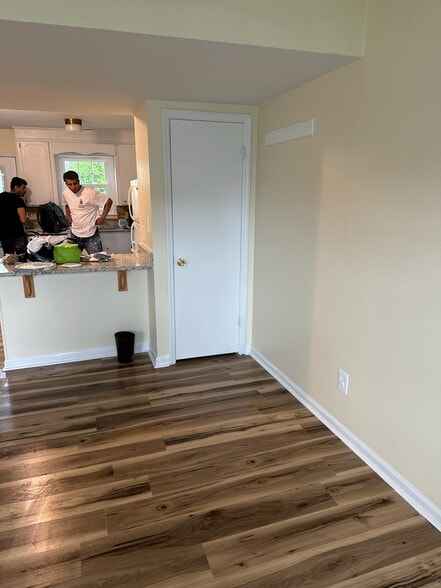 Building Photo - 1704 Fawn Vista Dr N