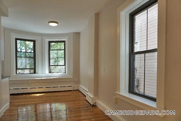 Building Photo - 102 Willow St
