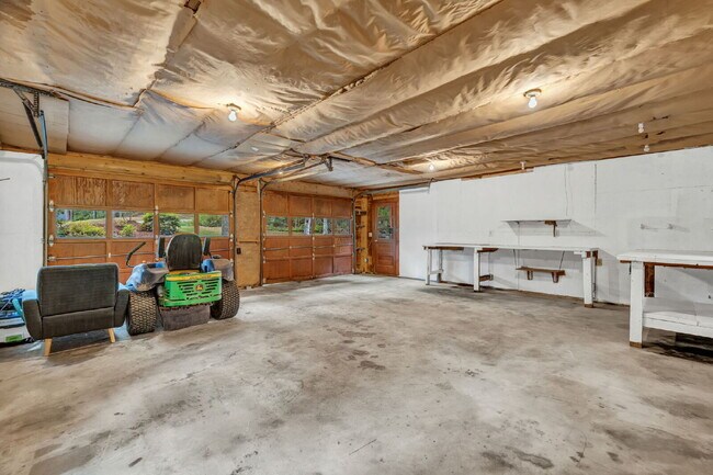 Building Photo - Mid-Century Cool Meets Maine Serenity Design. Privacy. Location. This one has it all.