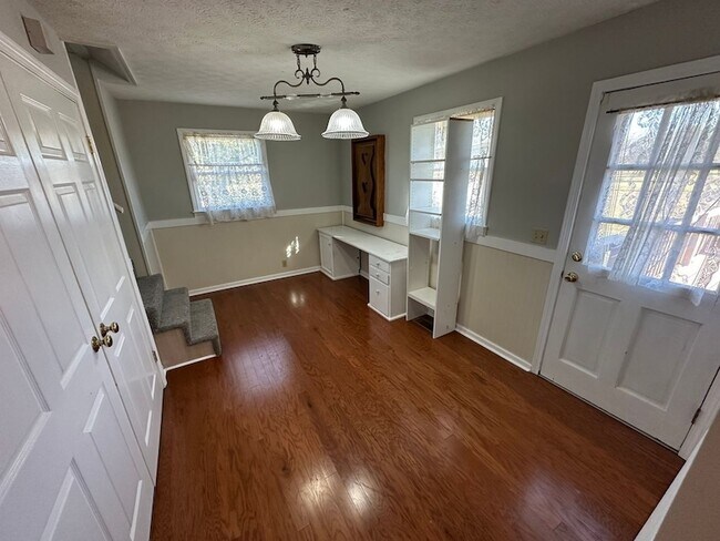 Building Photo - 2720 Leeville Pike