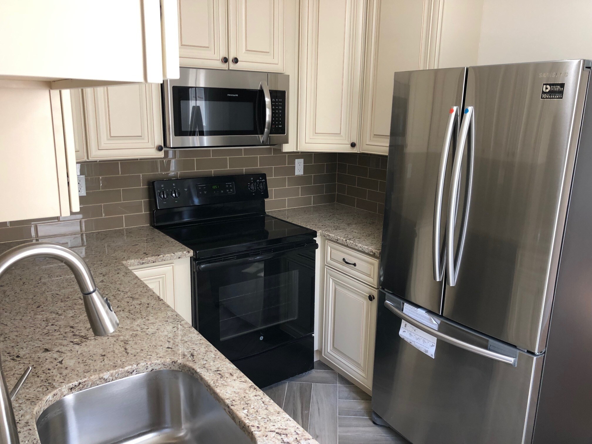 Building Photo - 34 W Spring Ave