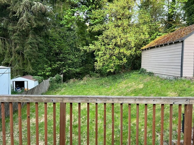 Building Photo - 1329 Sherman Ave