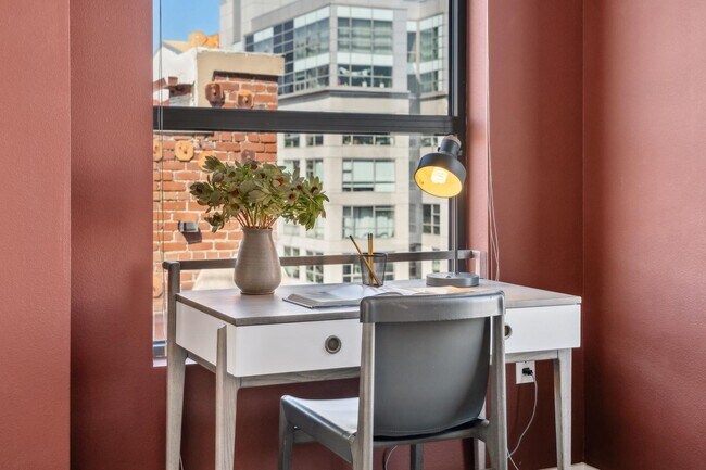 Building Photo - Refined Urban Condominium at Jack London S...