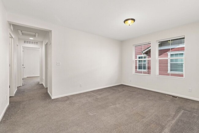 Building Photo - 8156 E 53rd Dr