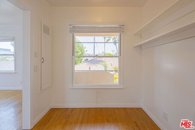 Building Photo - 2110 California Ave