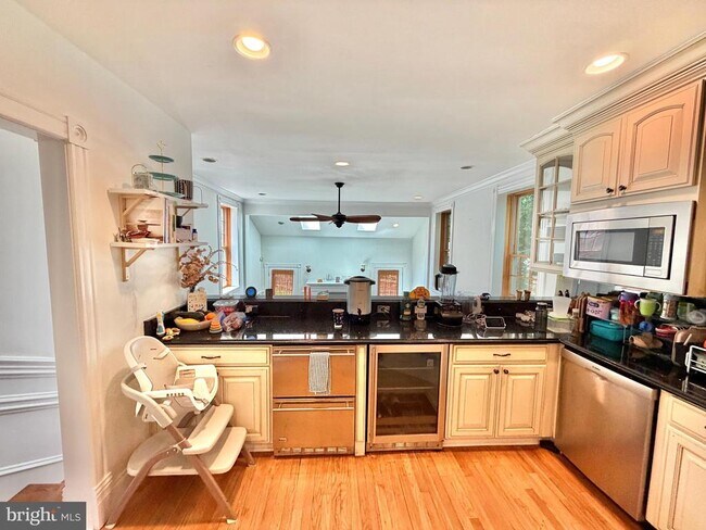 Building Photo - 7538 Morningside Dr NW