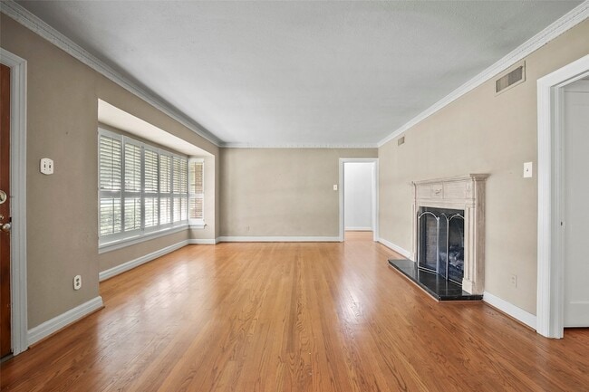 Building Photo - 7204 Meadow Lake Ave