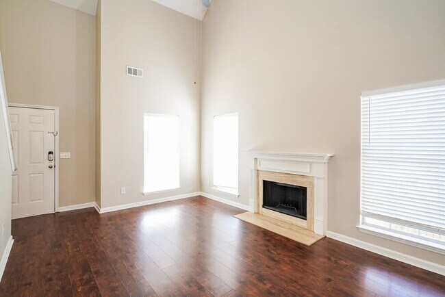 Building Photo - 405 Randall Ln