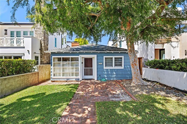 Building Photo - 619 Narcissus Ave