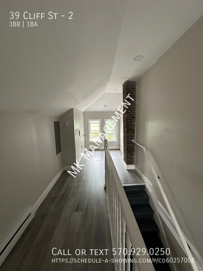 Building Photo - 39 Cliff St