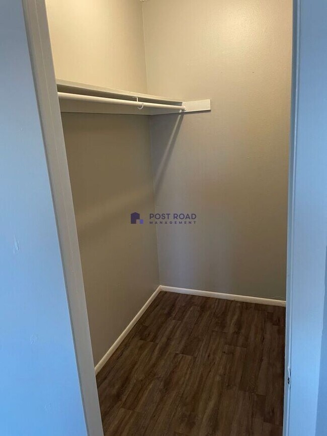 Building Photo - 2902 S Osage Ave